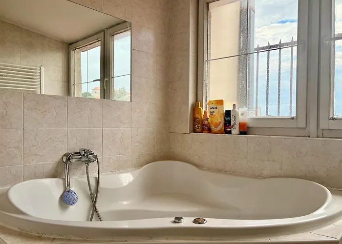 Apartman Romantic Getaway In Oldtown With Perfect View