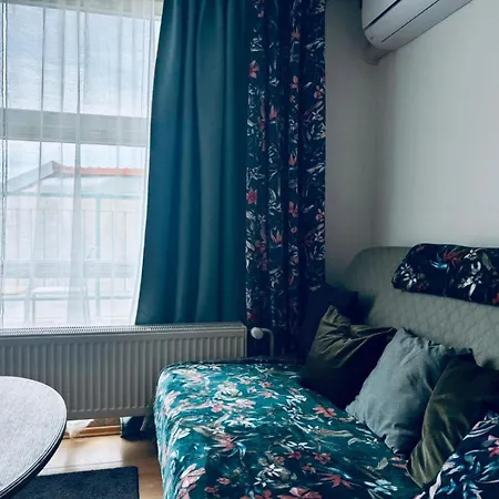 Romantic Getaway In Oldtown With Perfect View * ברטיסלאבה