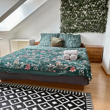 דירה Romantic Getaway In Oldtown With Perfect View ברטיסלאבה